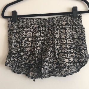 Shorts with pattern